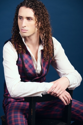 欧美时尚长发男模帅哥图片